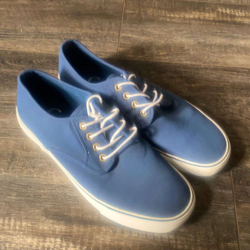 Men’s size 9 like new